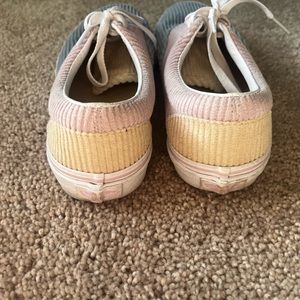 Youth size 6 Vans